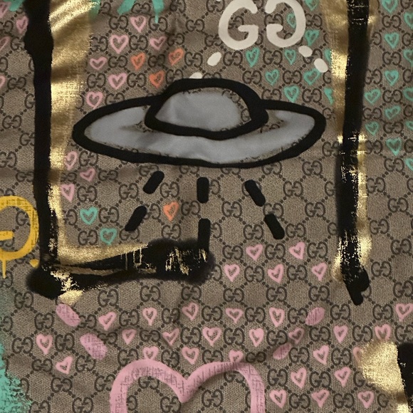 Gucci Scarf “Life is Gucci” Ghost Signature Silk Scarf NEW with tags and… - Picture 5 of 9